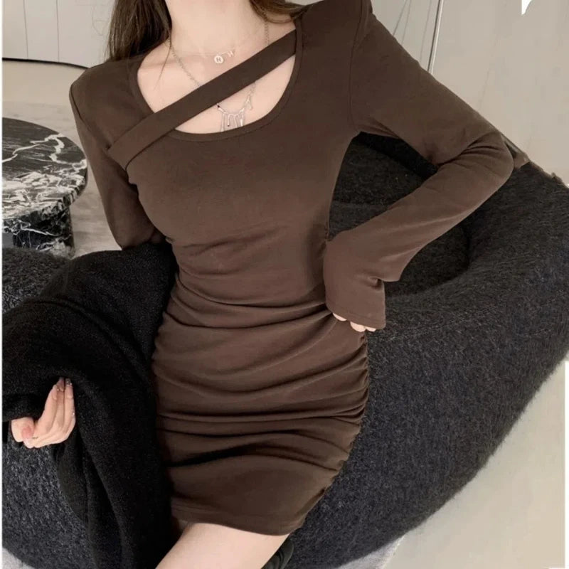 Chic Off-Shoulder A-Line Pleated Dress for Women - Image 5