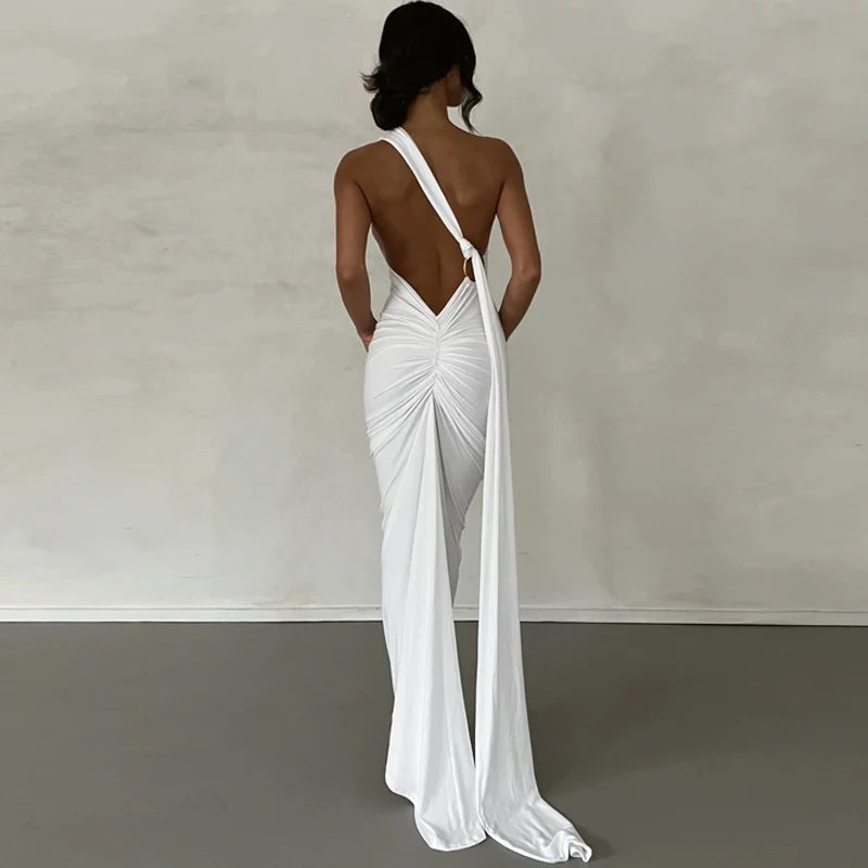 Elegant Backless Maxi Dress for Summer Parties - Image 4