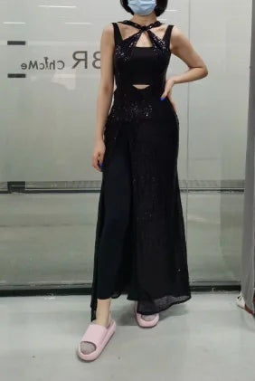 Elegant Backless Black Evening Dress with Split Hem - Image 4