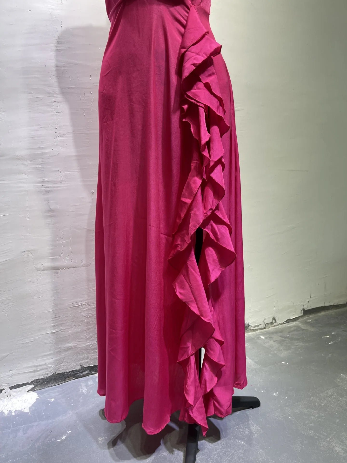 Chic Strapless Ruffled Split Maxi Dress for Summer - Image 23