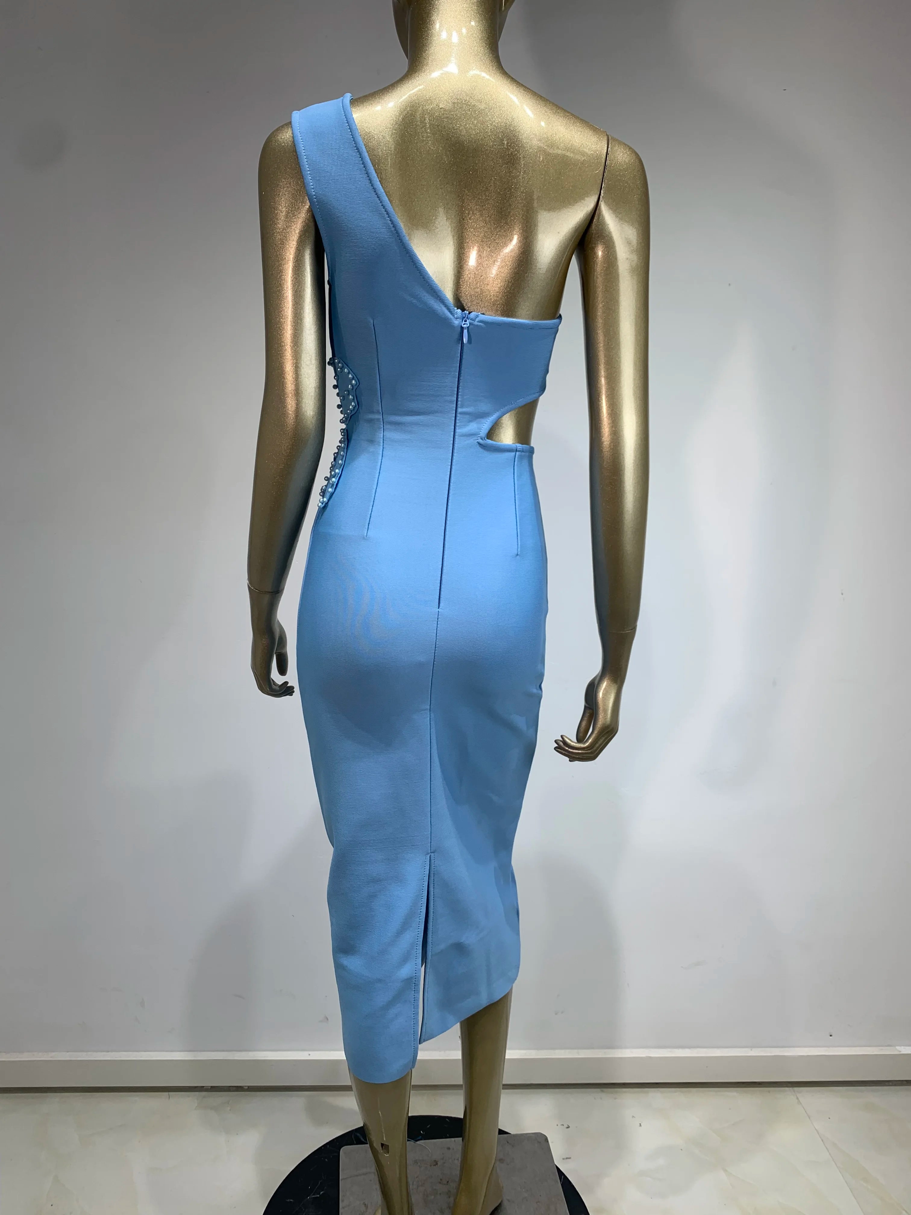 Elegant Sky Blue One-Shoulder Cut Out Midi Dress - Image 5