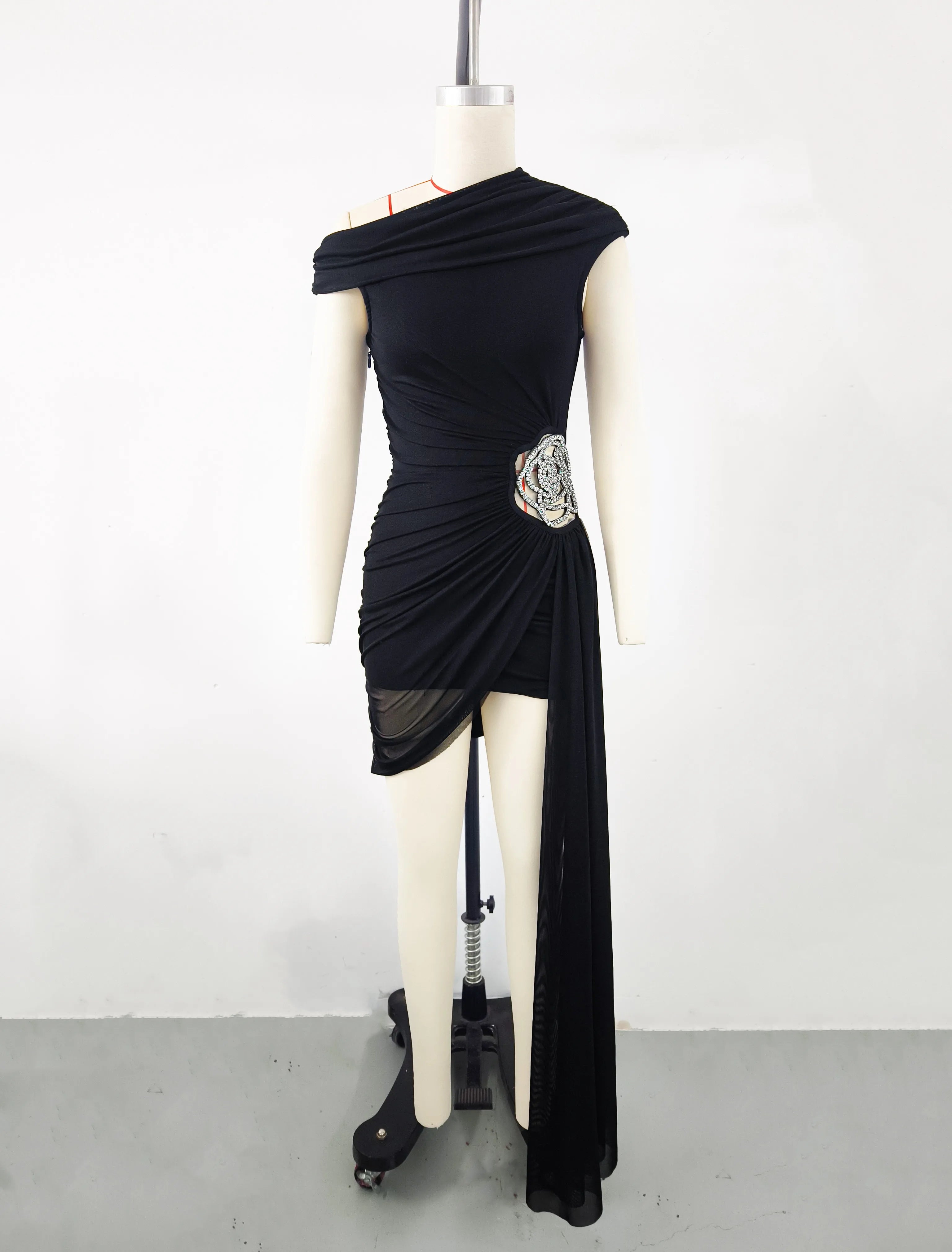 Elegant Black One-Shoulder Bodycon Dress for Formal Events - Image 6