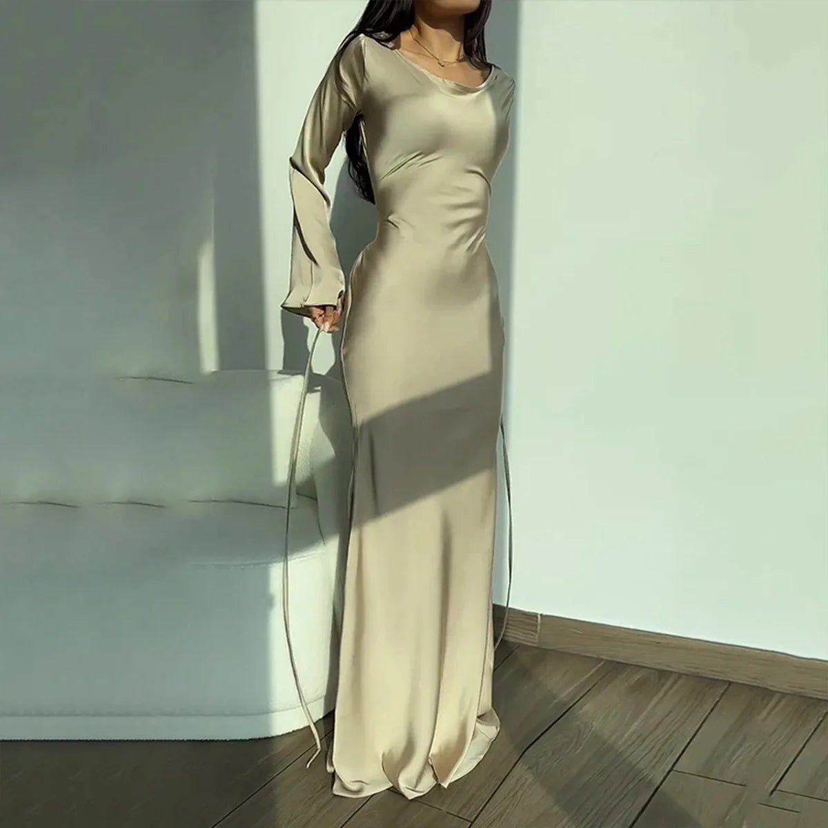 Elegant Women's White Lace-up Round Neck Dress - Image 8