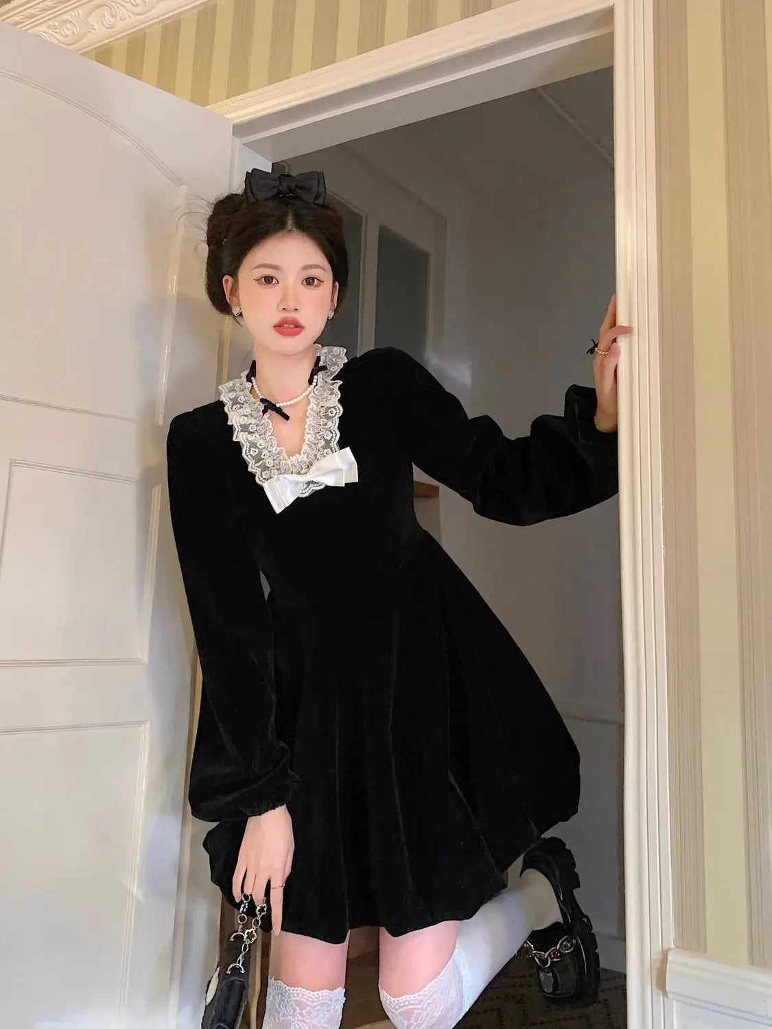 Chic Plus Size Autumn-Winter Black Dress for Curvy Figures - Image 21
