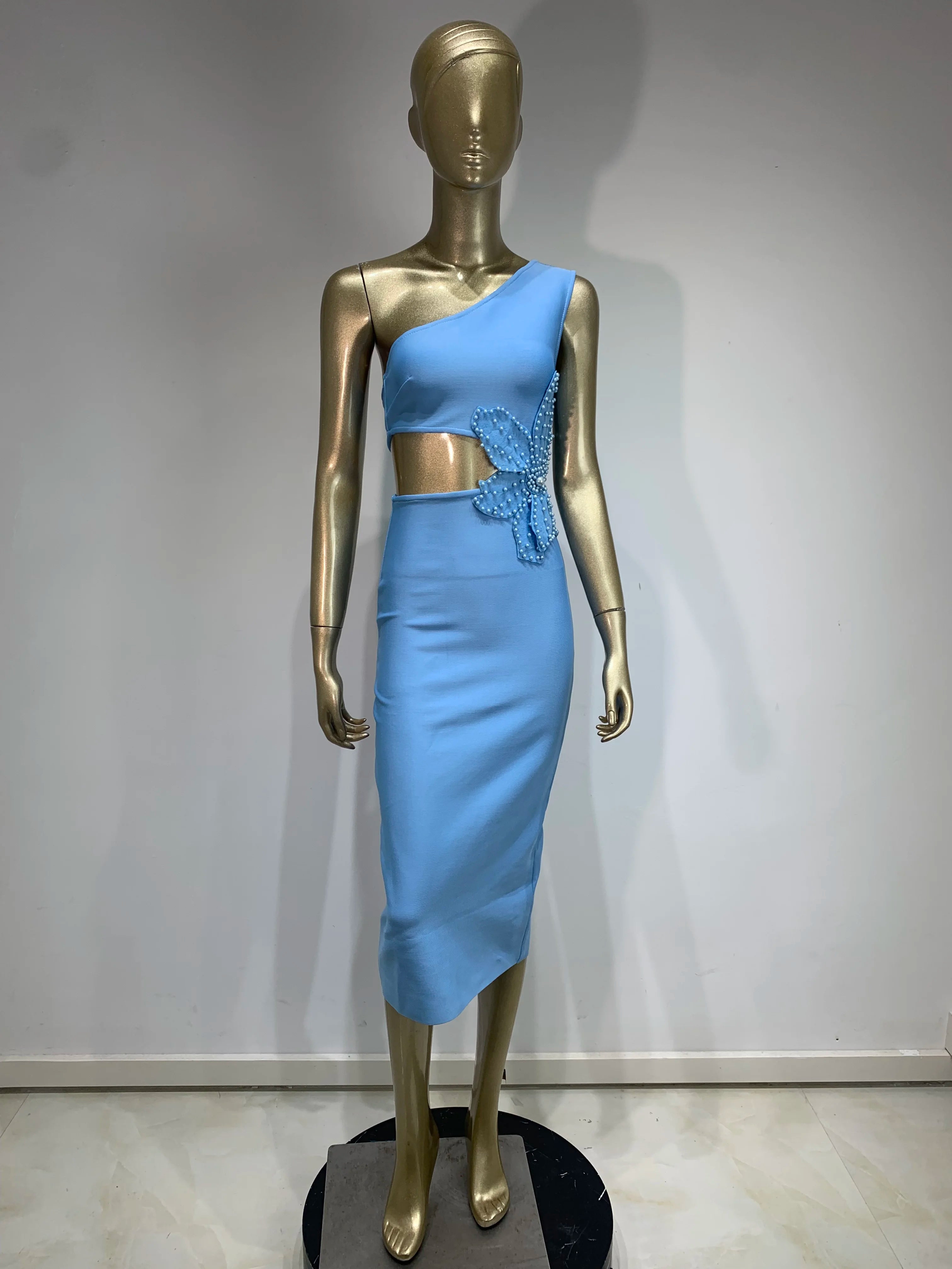 Elegant Sky Blue One-Shoulder Cut Out Midi Dress - Image 9
