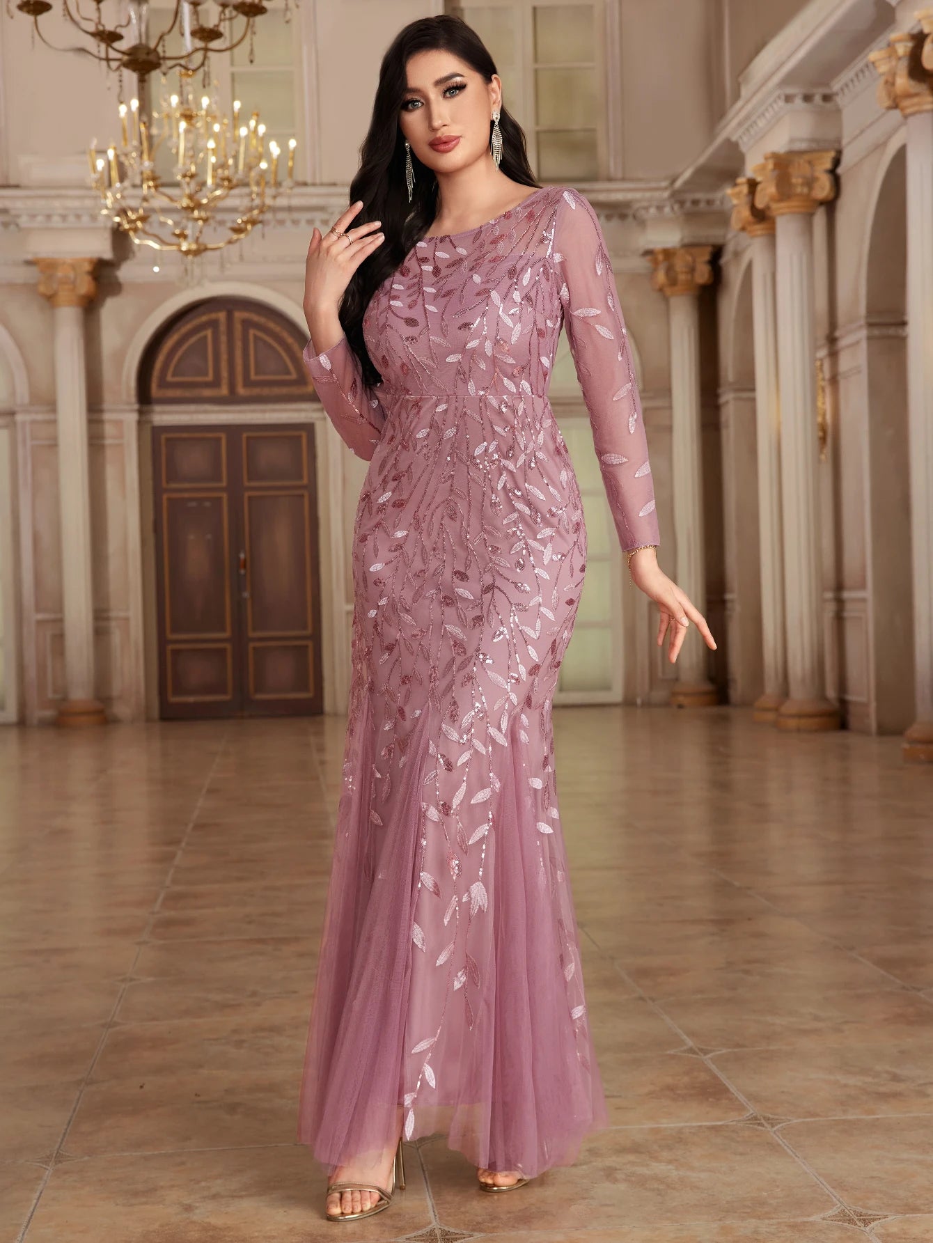 Plus Size Mermaid Evening Dress with Lace Appliques - Image 9