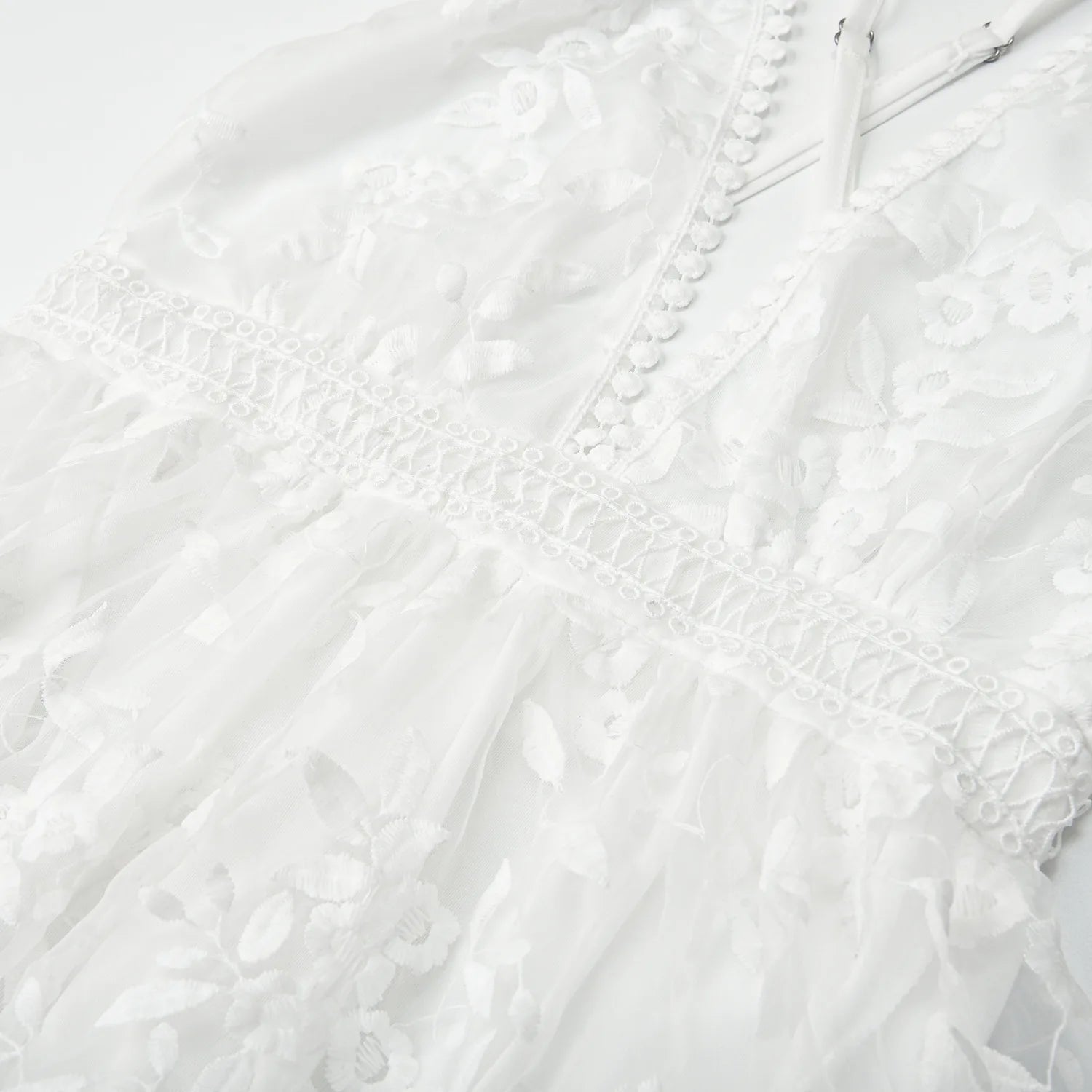 Elegant Backless White Summer Lace Mini Dress - Image 16