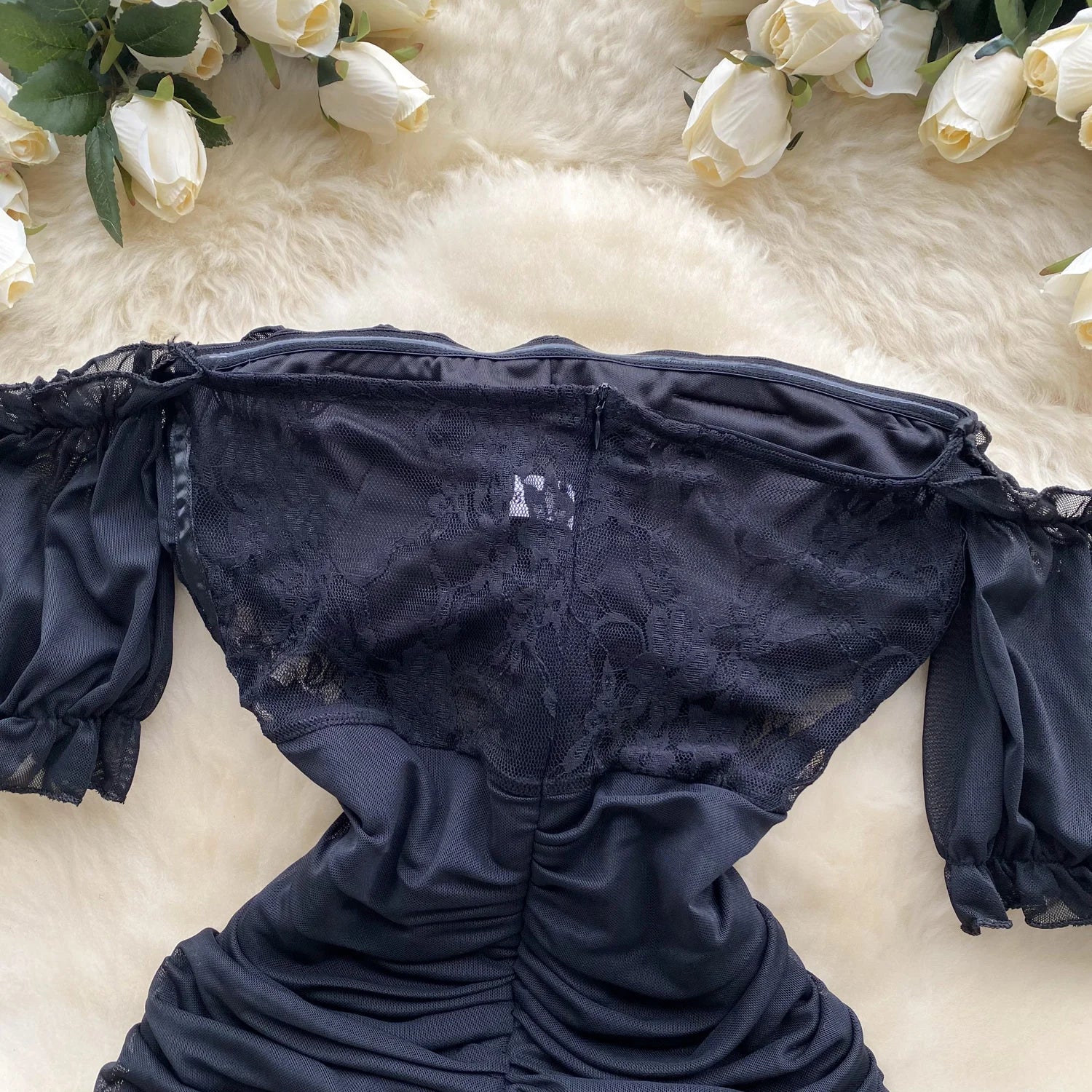 Elegant Vintage Off-Shoulder Lace Slip Dress for Summer - Image 18