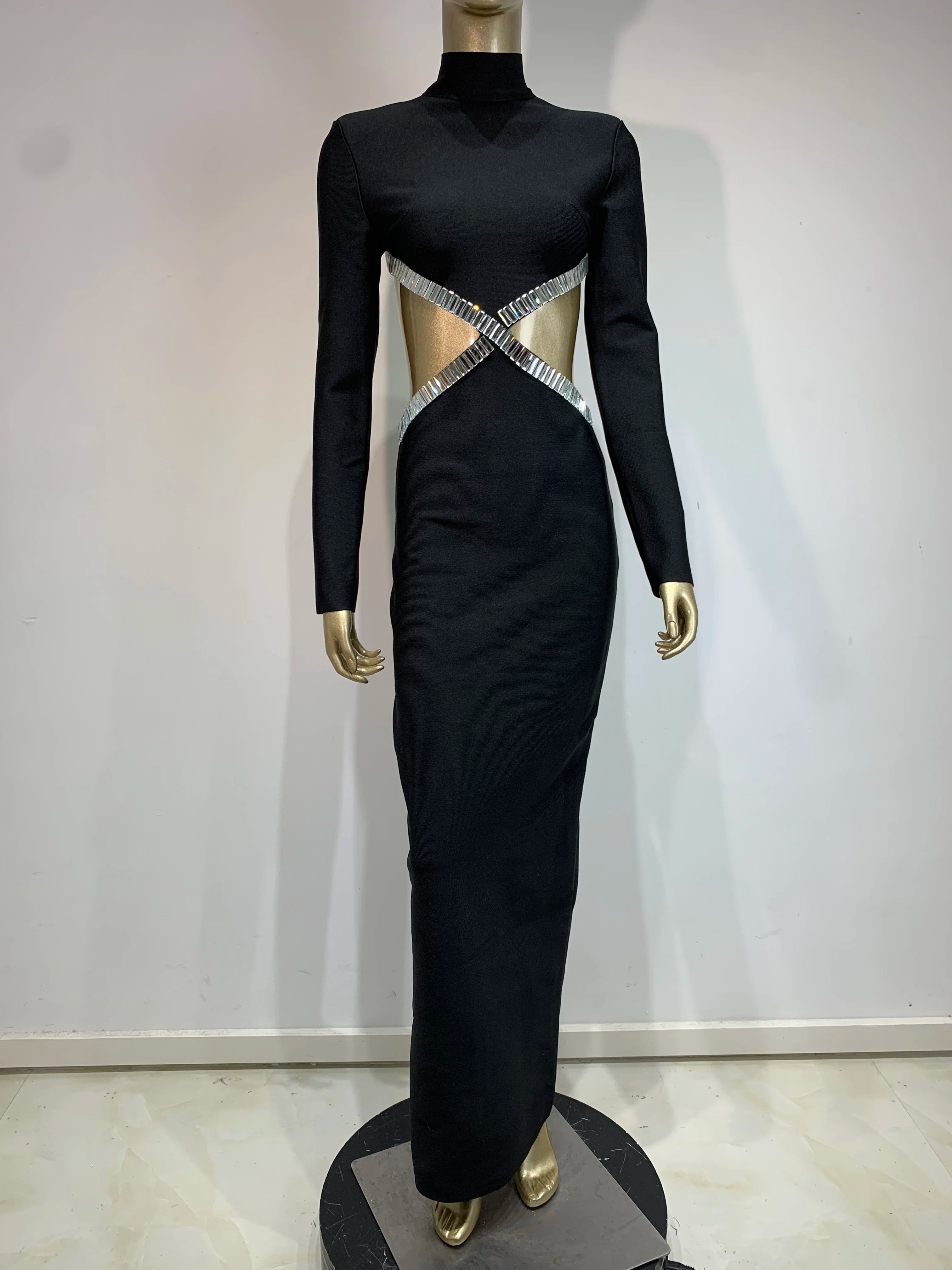 Chic Backless Red & Black Maxi Bodycon Dress - Image 19