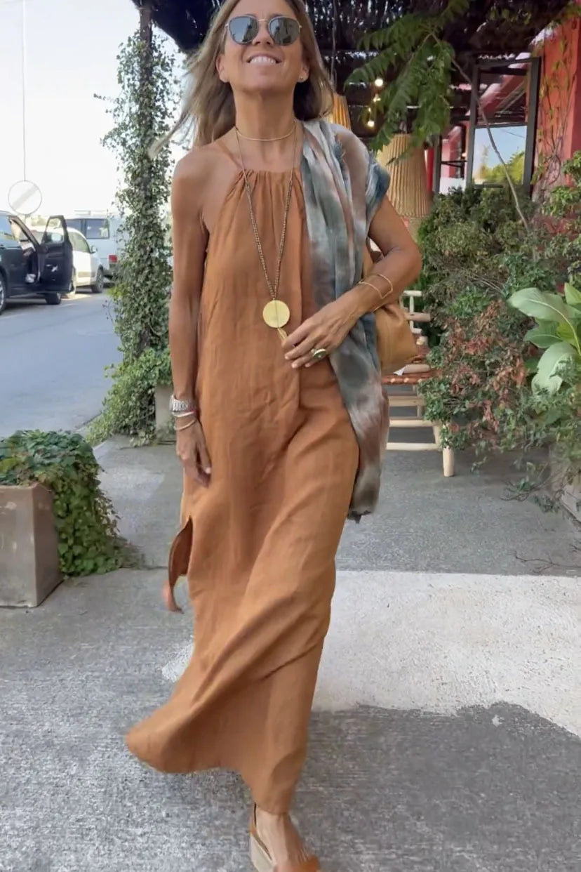 Elegant Sleeveless Halter Maxi Dress for Summer Events - Image 17