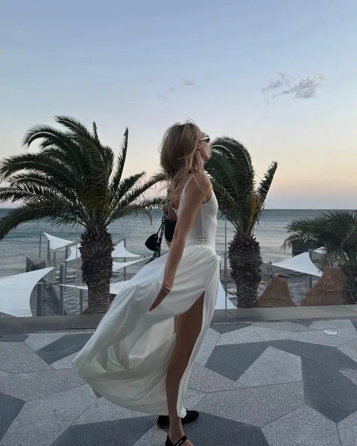 Elegant Sleeveless Backless Evening Dress with Fluffy Skirt - Image 30