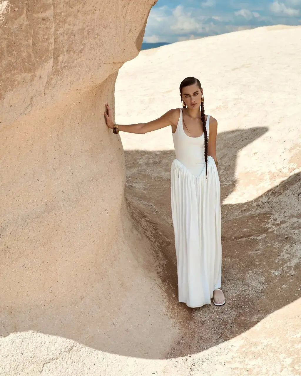 Elegant Sleeveless Backless Evening Dress with Fluffy Skirt - Image 51