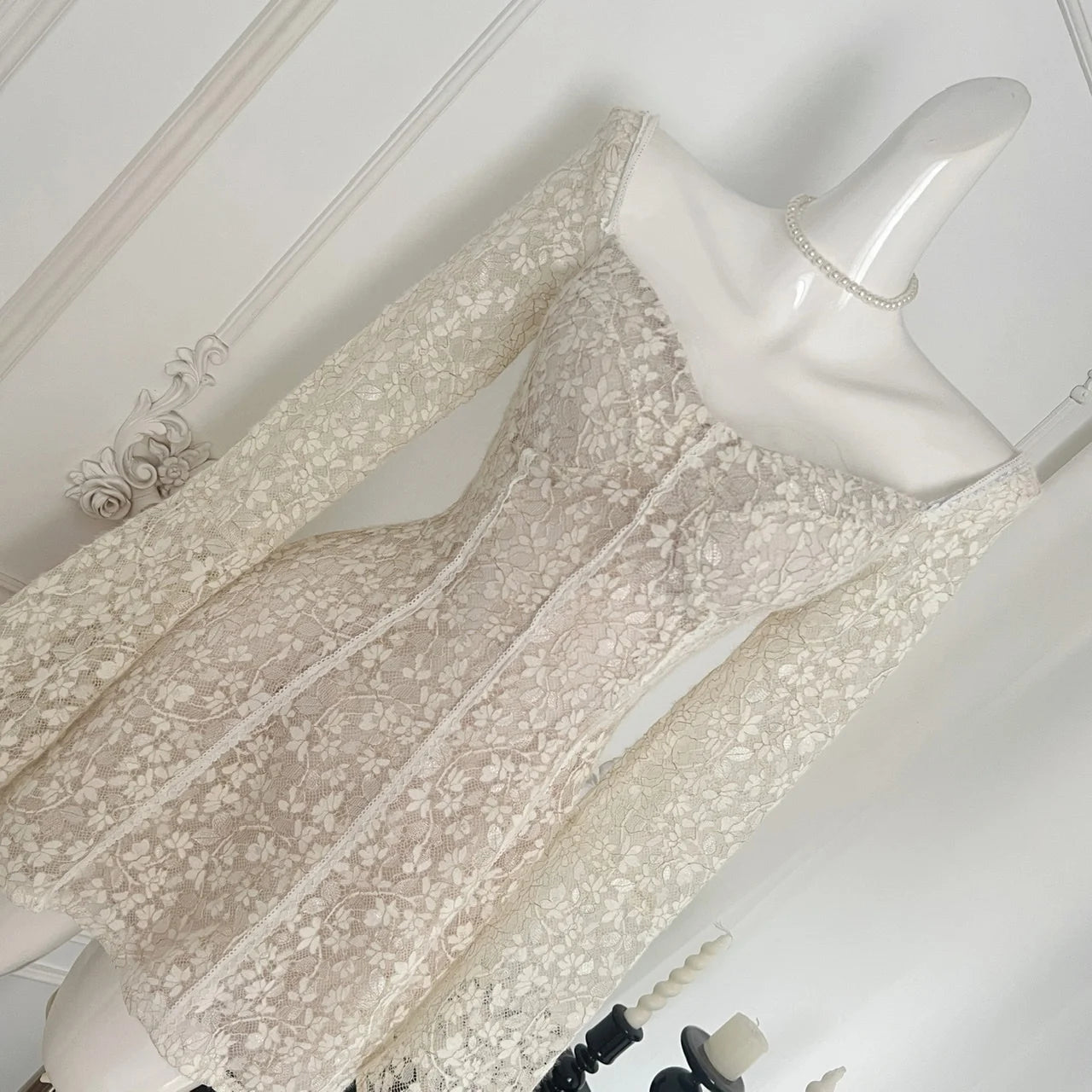 Elegant Lace Mini Dress with Square Collar and Flare Sleeves - Image 11