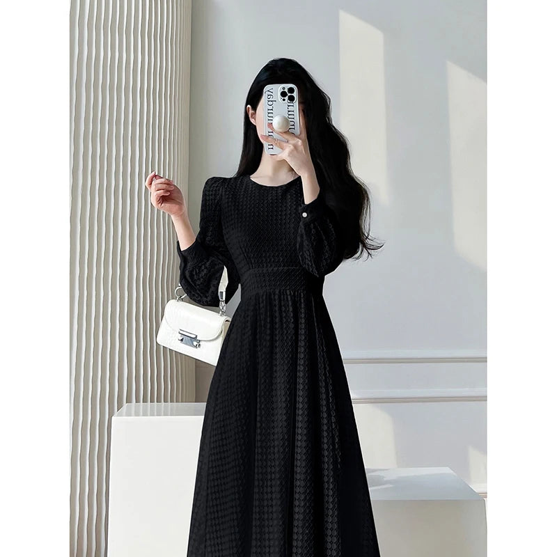 Elegant White Midi Dress with Lace Long Sleeves - Image 5
