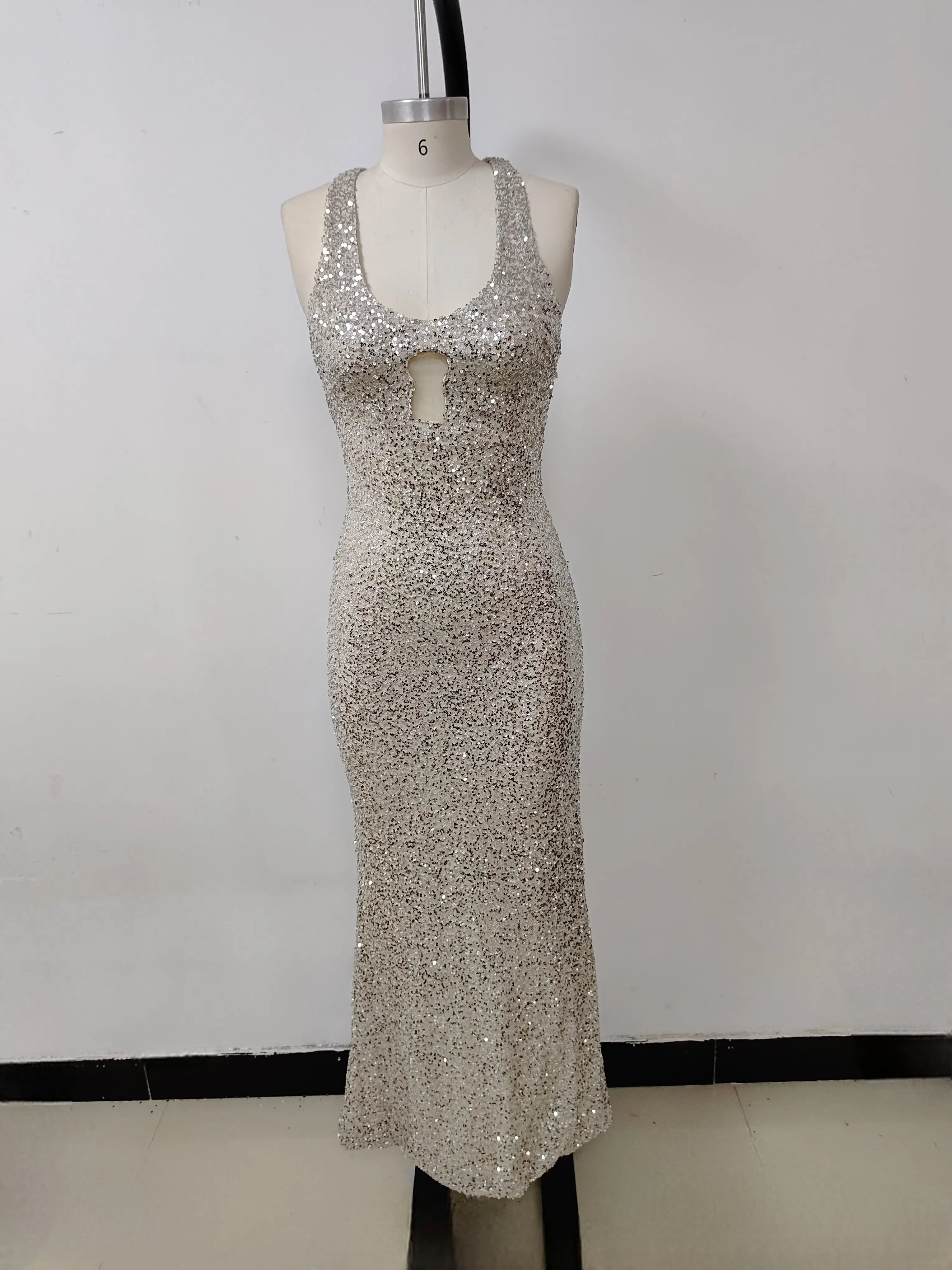 Elegant Backless Sleeveless Sequined Midi Dress for Women - Image 19