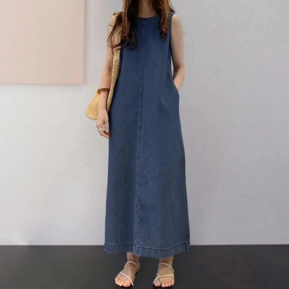 Elegant Maxi Dress with Pockets - Comfortable Solid O Neck - Image 3