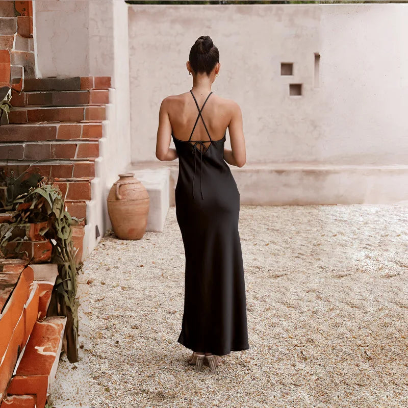 Elegant Sleeveless Halter Maxi Dress for Evening Parties - Image 43