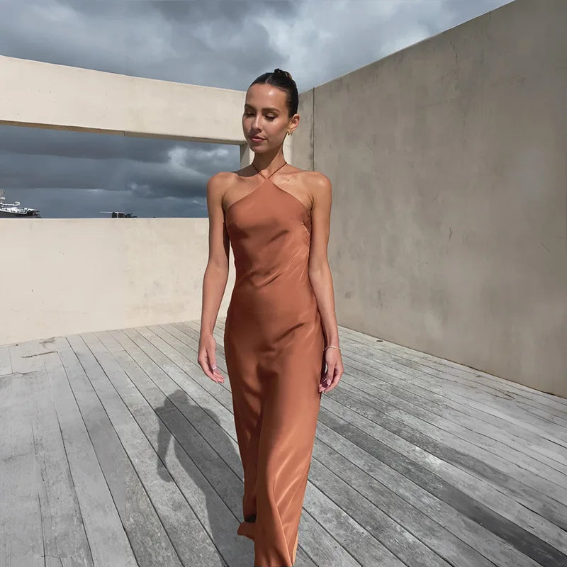 Elegant Sleeveless Halter Maxi Dress for Evening Parties - Image 27