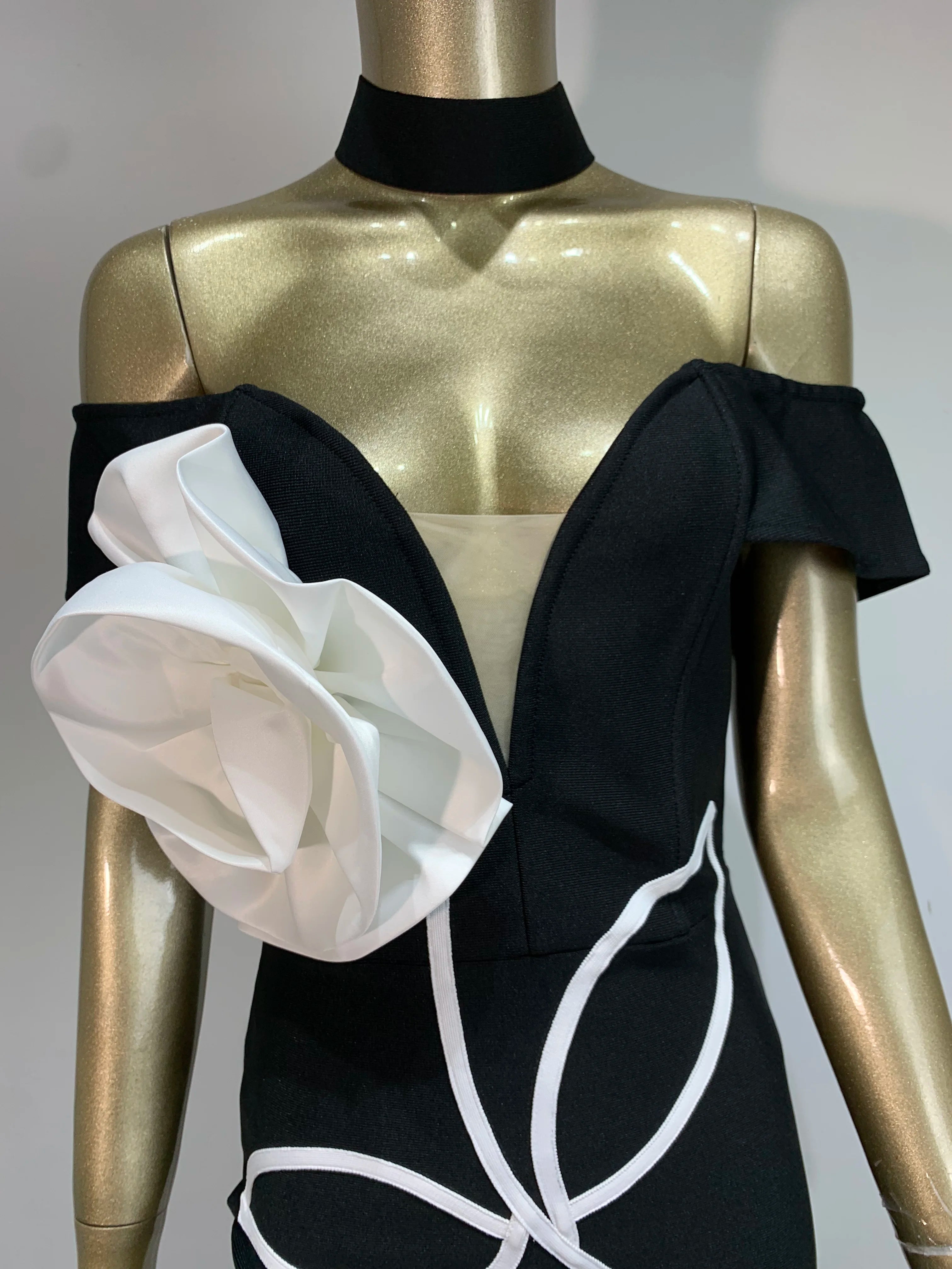 Elegant Off-Shoulder White Floral Black Mini Bodycon Dress - Image 16