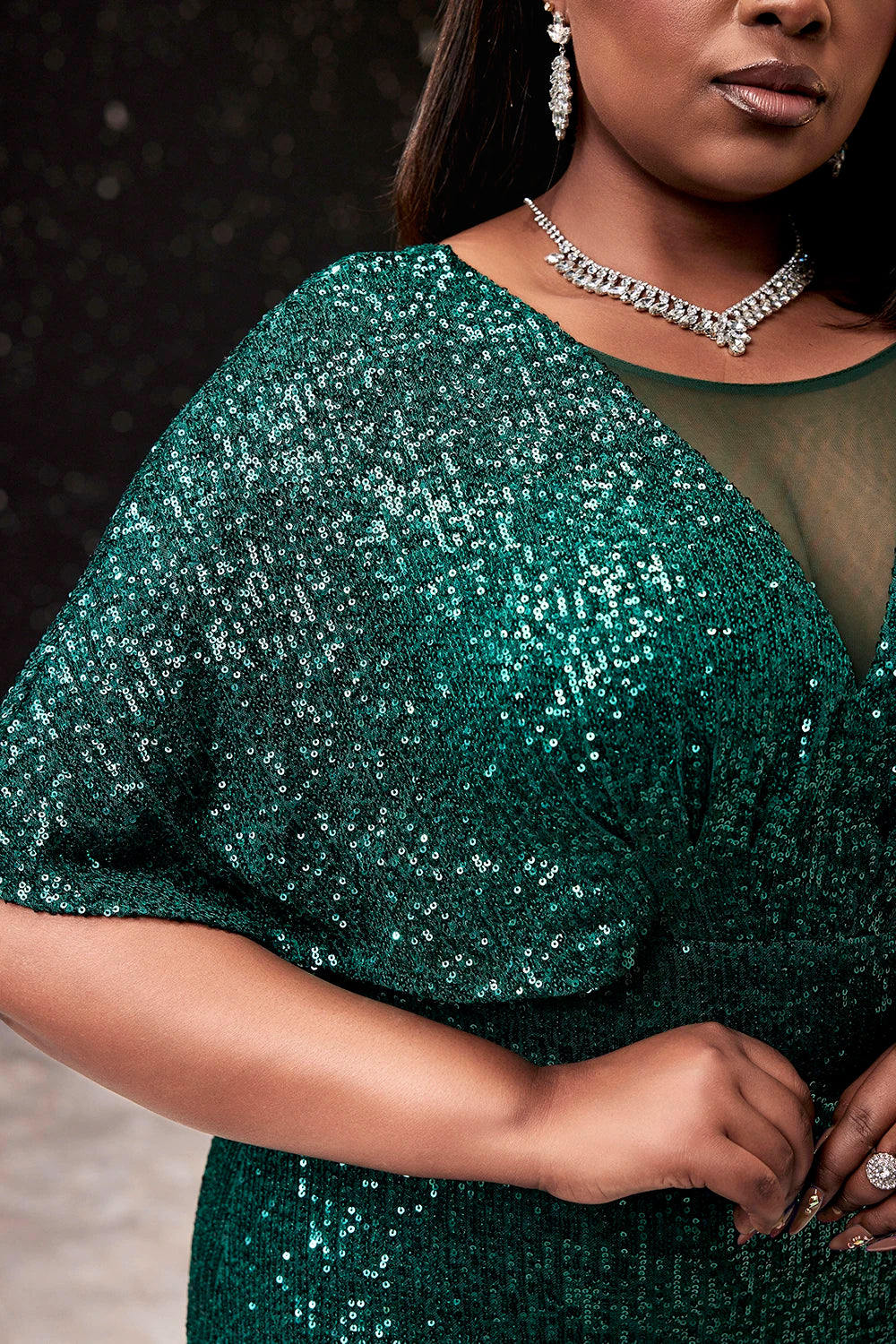 Elegant Plus Size Mermaid V Neck Evening Dress - Green - Image 3