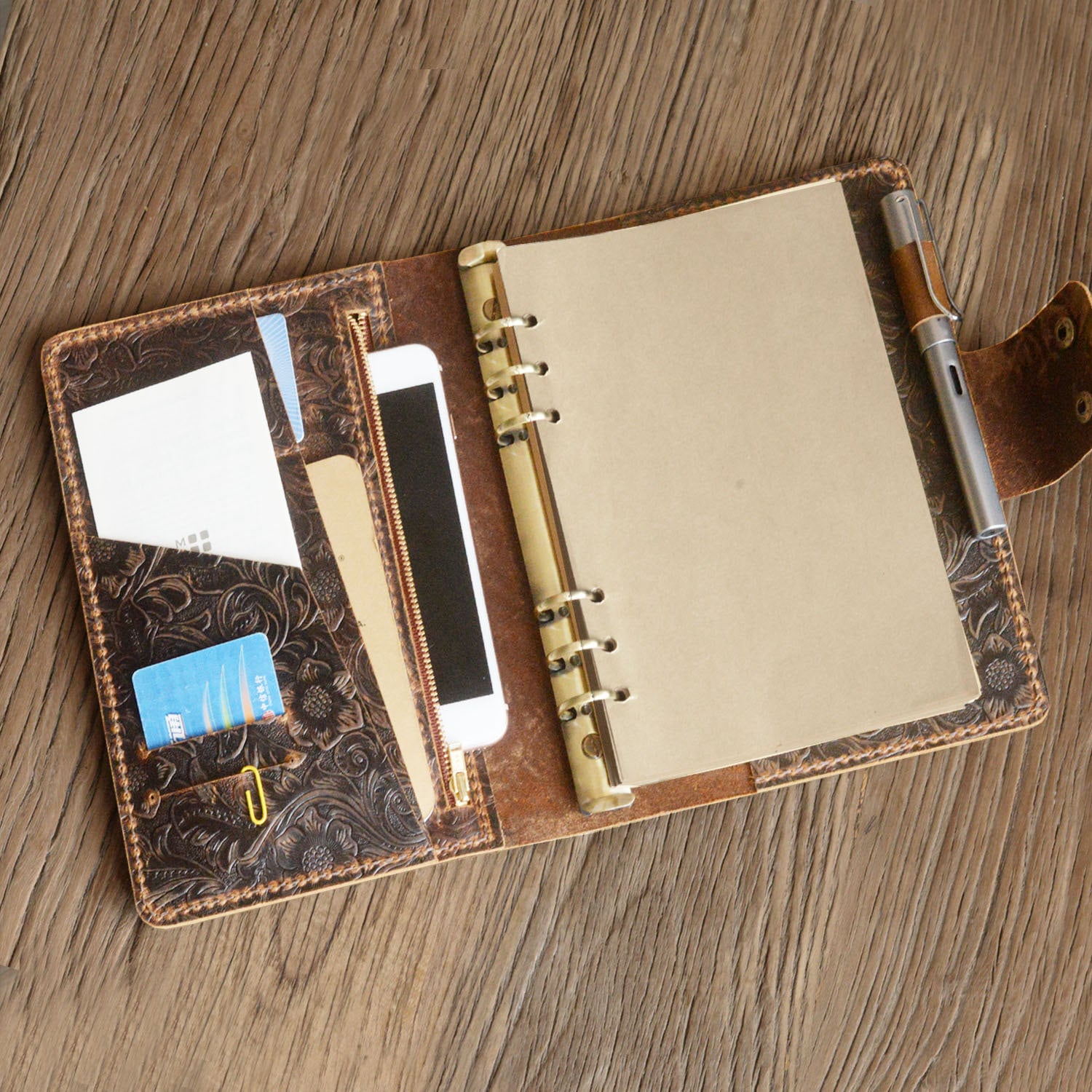 Exclusive refillable A5 organizer, personalizable ring binder planner –  MyRoadmap