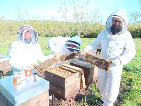 Sebastien Jungen Bamolux à Remich avec l'apiculteur Geoffroy Vigneron Honapi