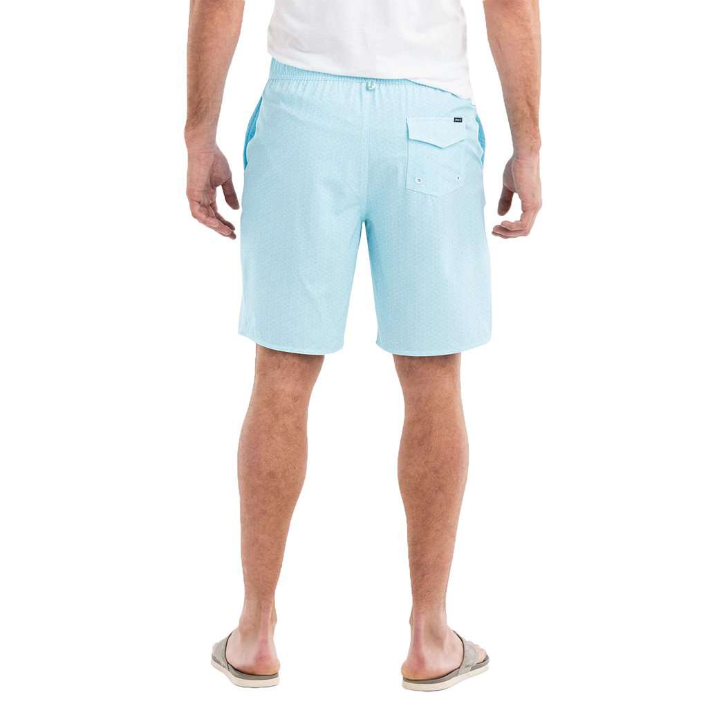 Johnnie-O Folly Half Elastic Surf Shorts in Breaker – Country Club Prep