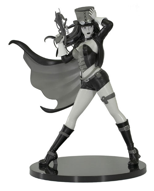 Black & White Van Helsing Statue - Limited to 250 - Fantasy Collectibles product image