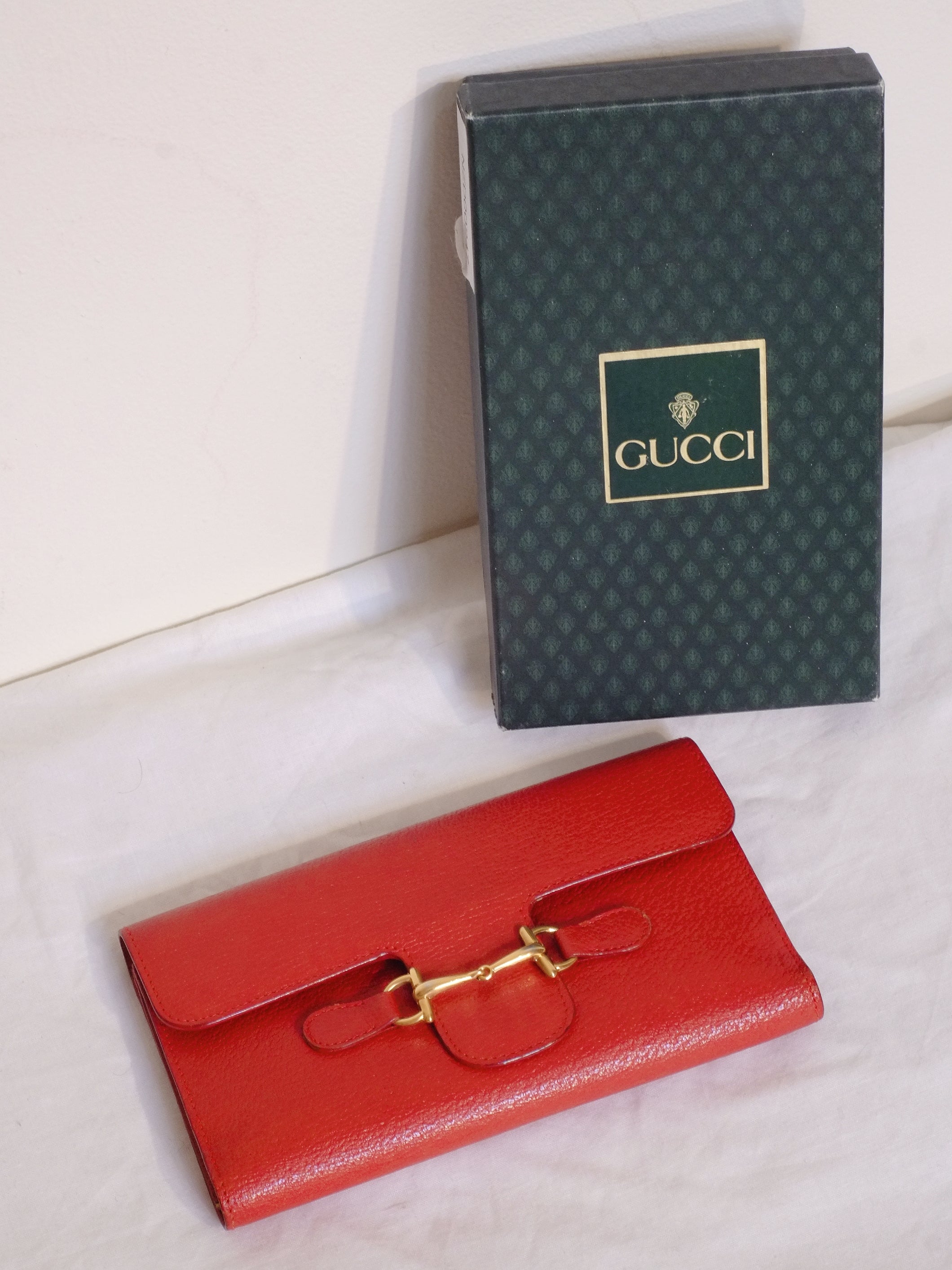 gucci wallet classic