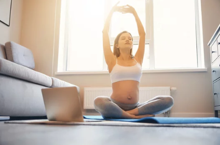 Yoga prenatal postnatal embarazo Ebole Studio.png__PID:5488f9be-1054-4c76-8655-ca9ec6bfad7a
