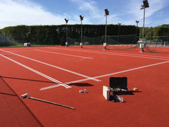 Rénovation-tennis-moquette-aiguillettée-artificielle