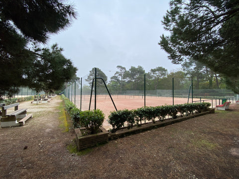 Rénovation grillage terrains de tennis