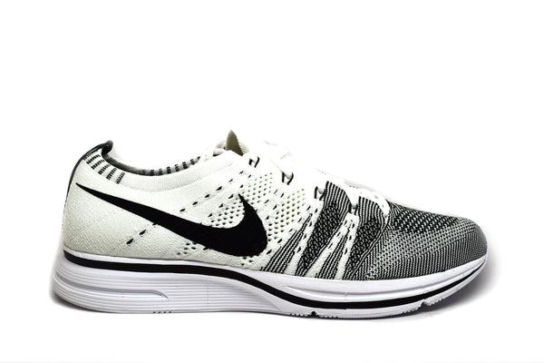 nike flyknit trainer white black 2017