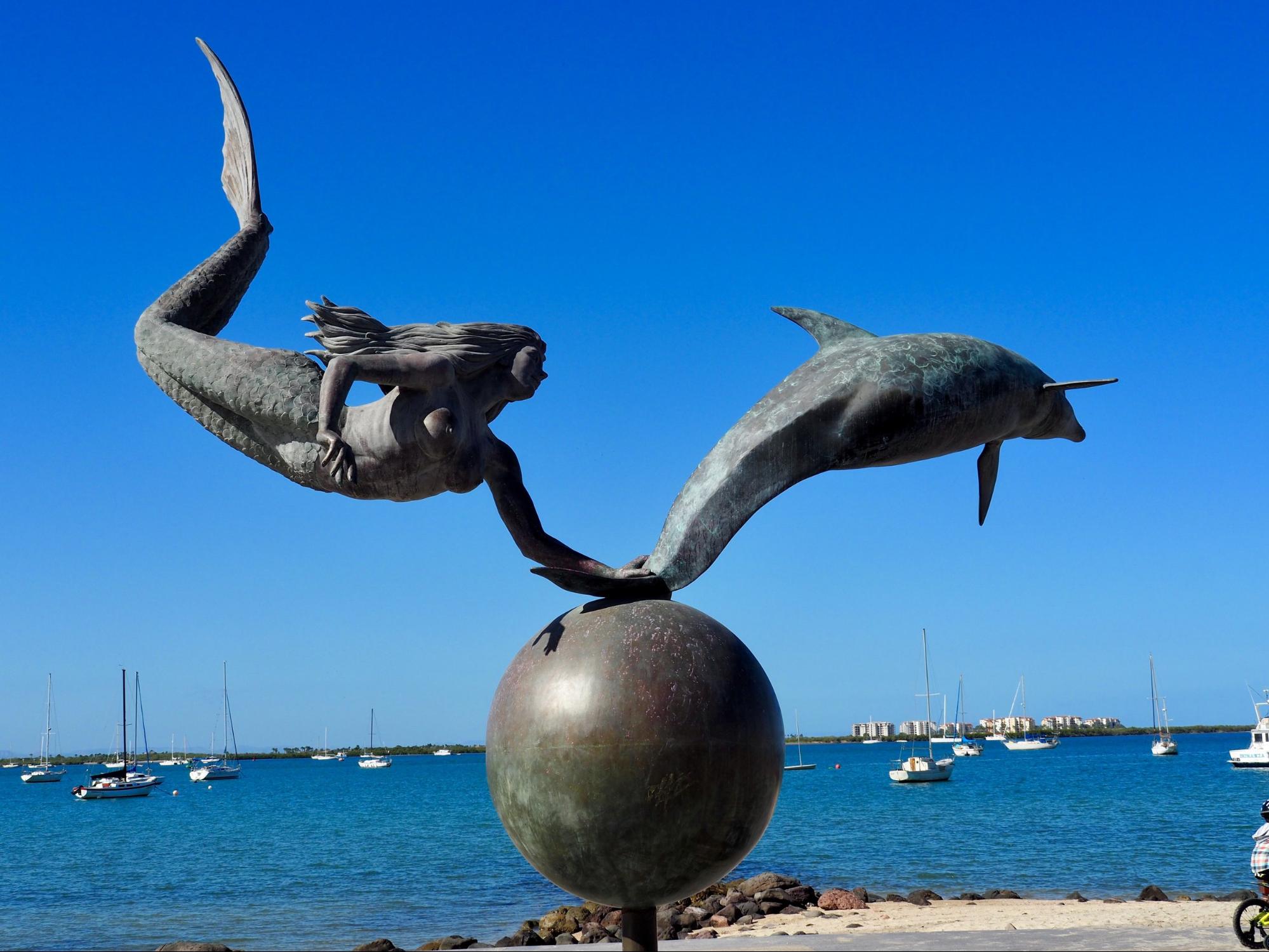 La Paz dolphin statue