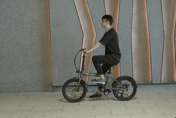 折りたたみ電動アシスト自転車で通勤や小旅行にしましょう