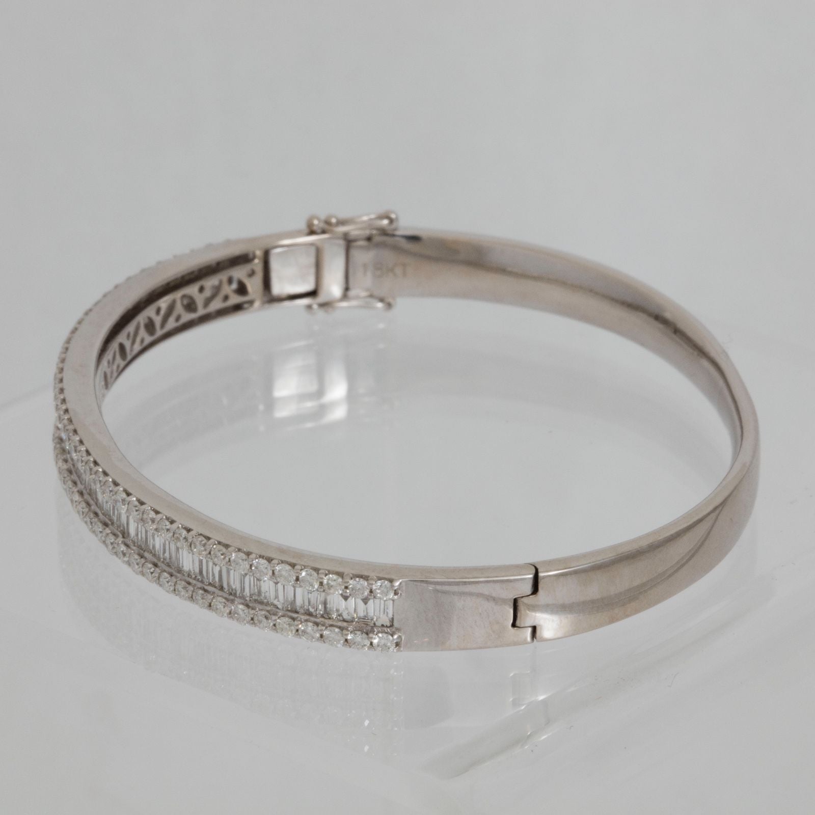 Stunning Diamond Studded 18K White Gold Oval Shaped Hinged Bangle Bracelet