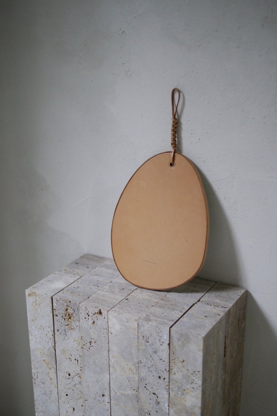 KAMARO'AN / Woven Pebble Mirror - blog.jcachat.com