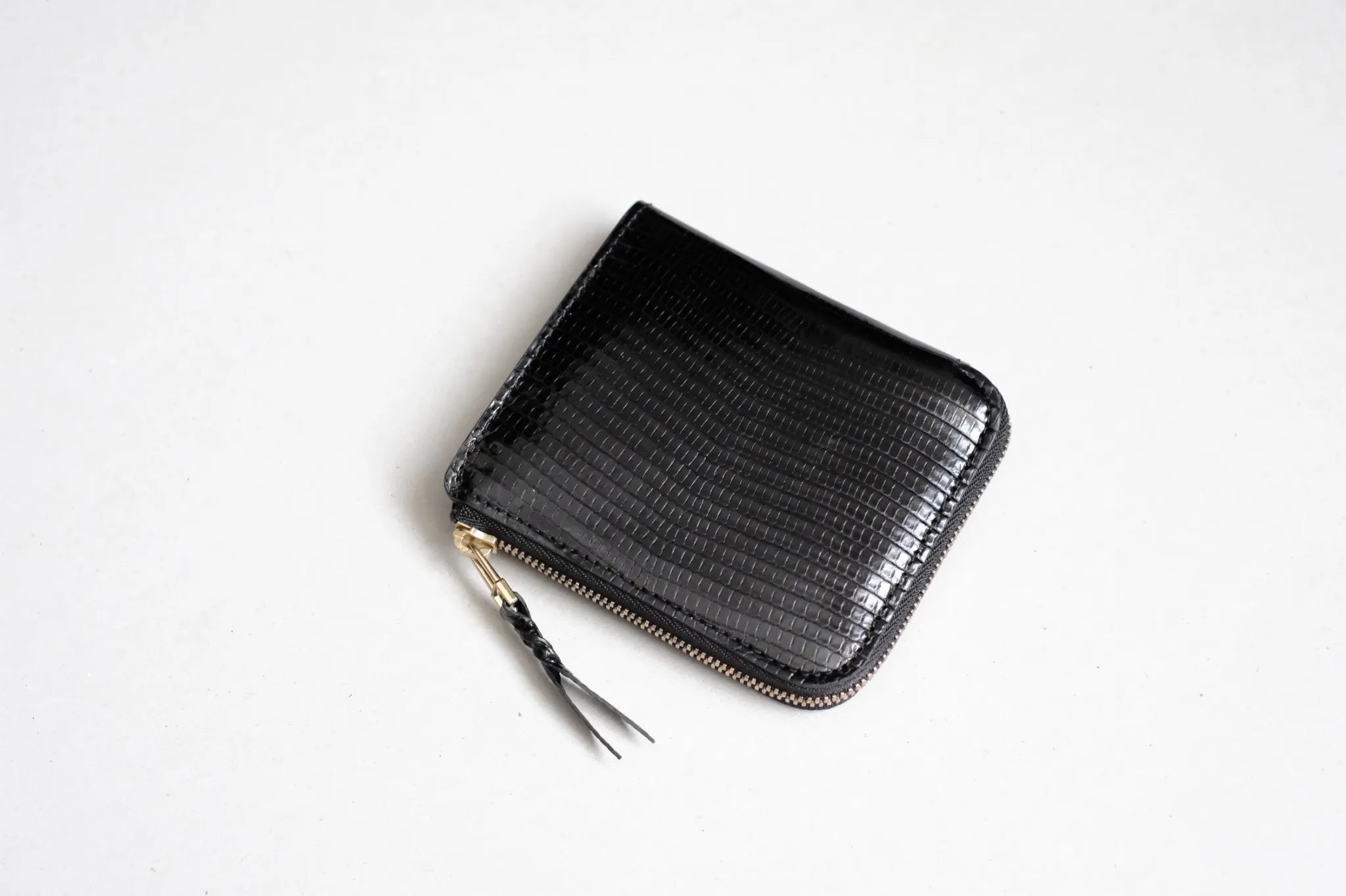 Leather goods Munekawa Ring mark lizard L-shaped zipper wallet Cram Lizard Black