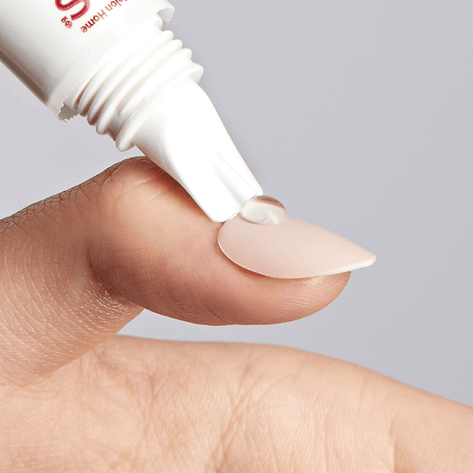 KISS Glue OFF Instant False Nail Remover w. Chisel Tip, 13.5 ml (0.45 fl.  oz.) – KISS USA