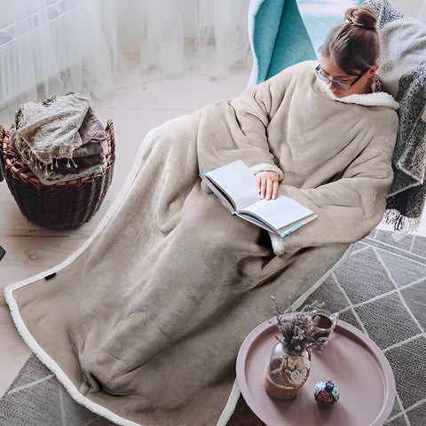 Tirrinia portable wearable blanket 