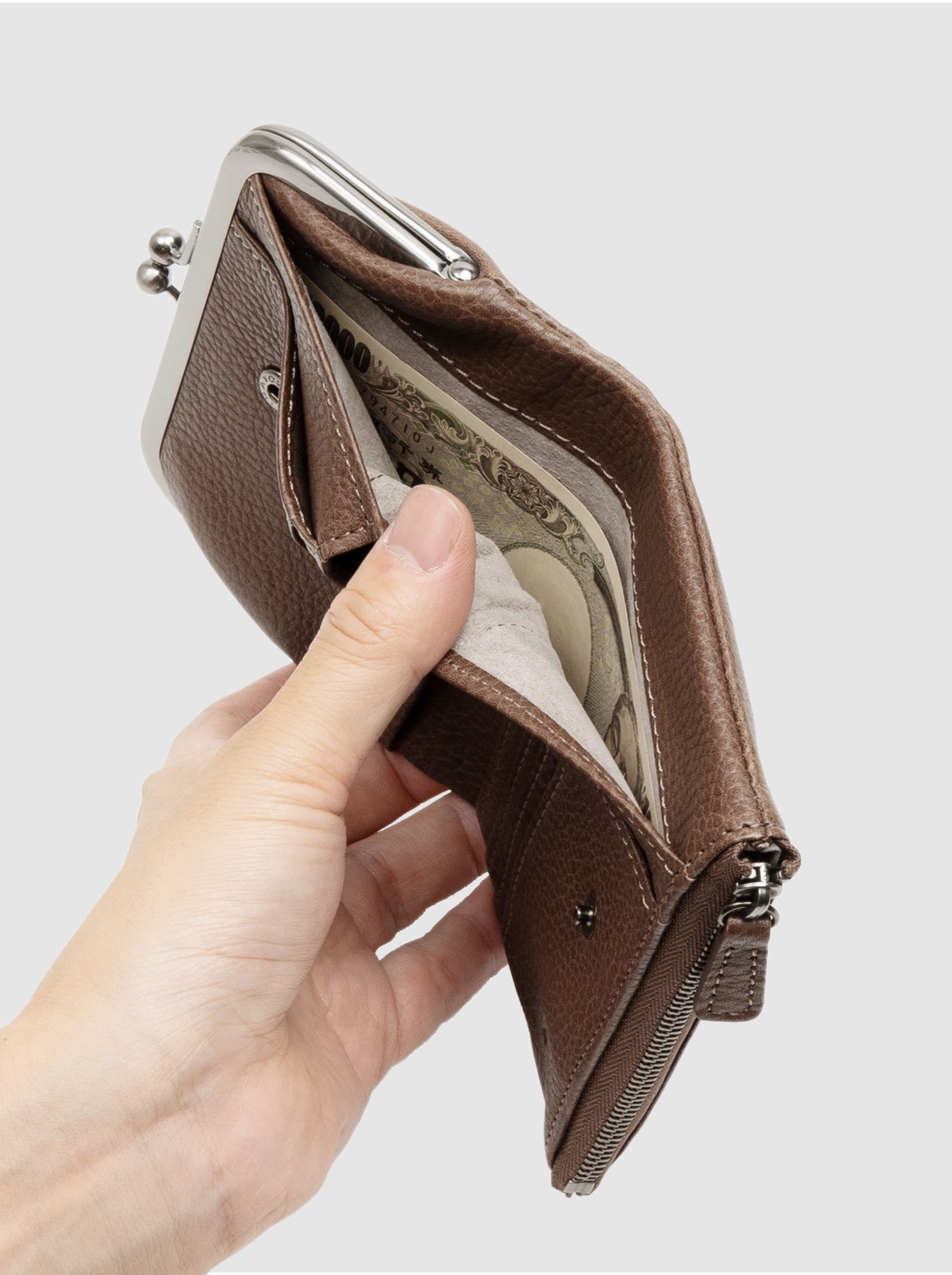 新色・数量限定色】トーンオイルヌメ がま口ポケット財布 – 二つ折り 