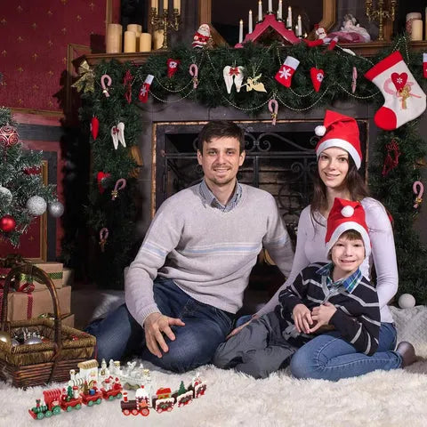 petit-train-de-noel-en-bois-famille