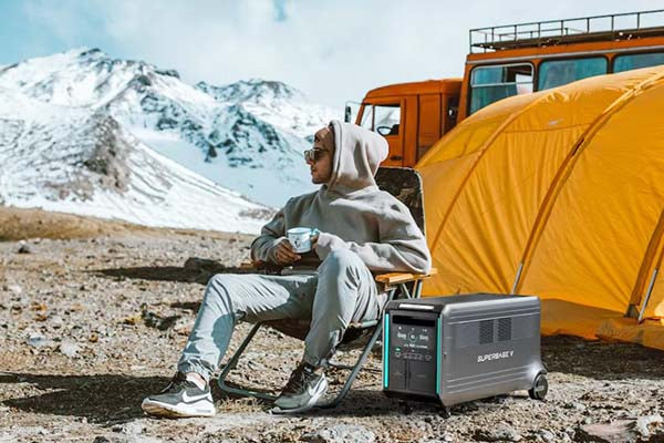 camping-with-solar-generator