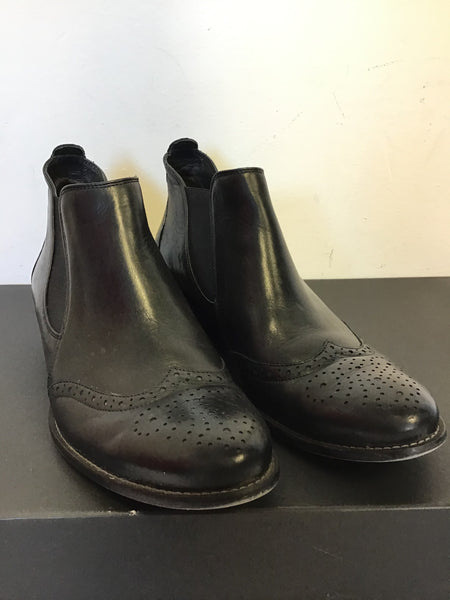 black chelsea boots size 7