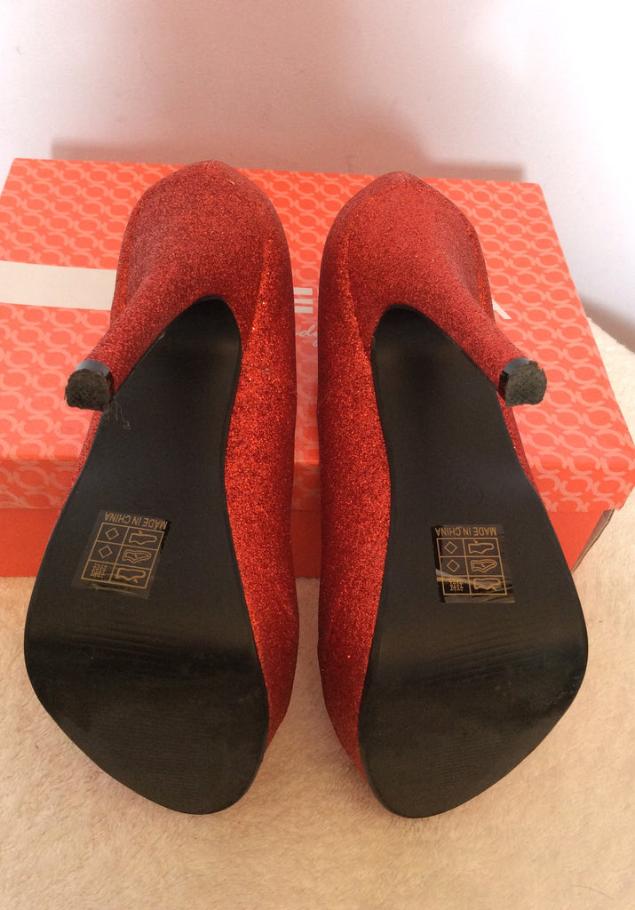 Jennika Red Glitter Platform Heel Shoes Size 6/39 – Whispers Dress Agency