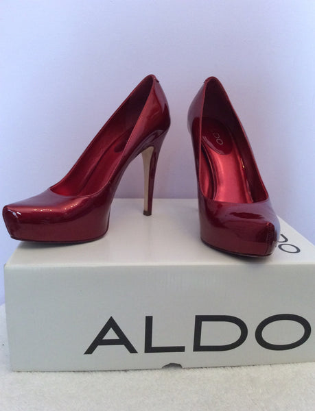 red heels size 5