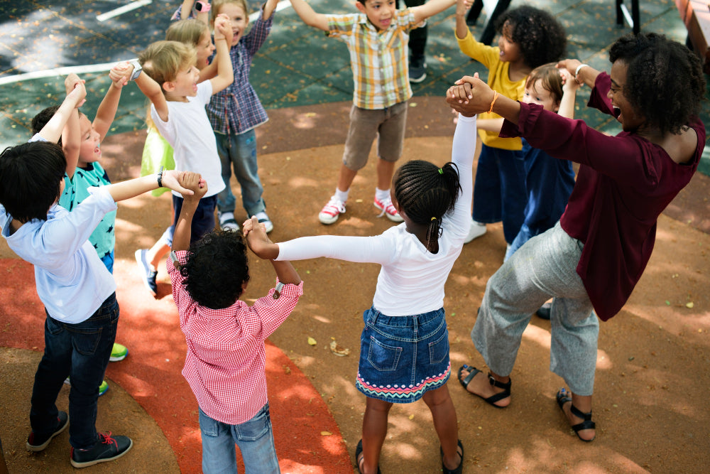 play games at circle time