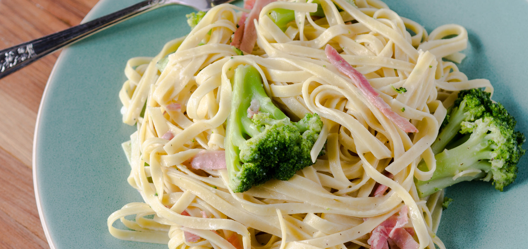 Pasta Luce Linguine with Broccoli and Prosciutto