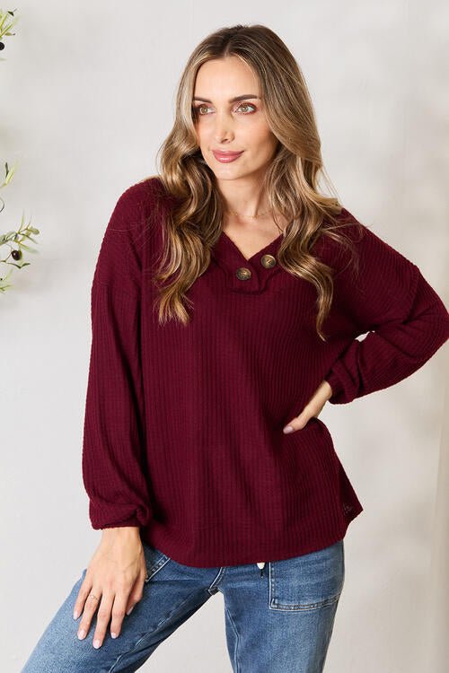  Blouse boutonnée à manches longues et col en V en bordeaux foncé 