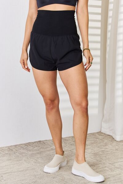  Short actif taille haute gainant le ventre en noir 